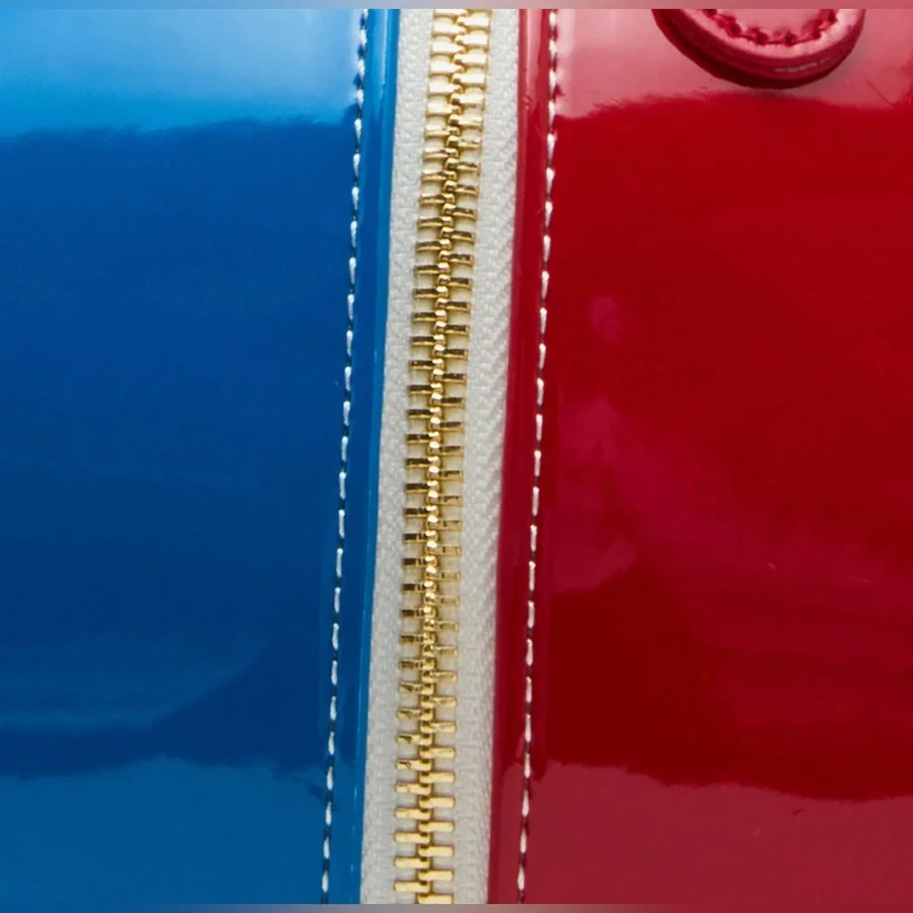 BETSEY JOHNSON KITSCH HAVIN A BALL AMERICAN FLAG CROSSBODY BAG - NWT